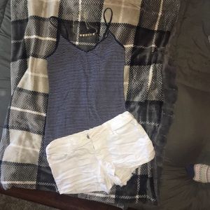 White hollister shorts. Size 00